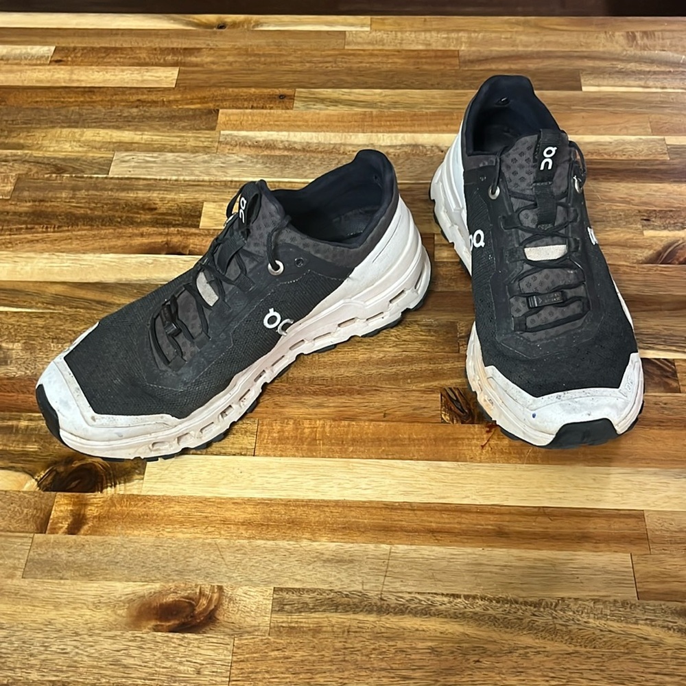 On Cloudultra Trail Running Shoe Womens 9 black and white
